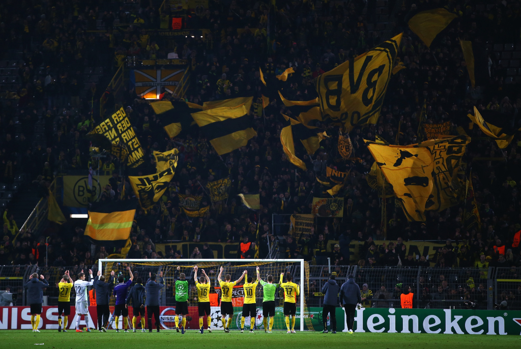 1º - Signal Iduna Park (Borussia Dortmund) 