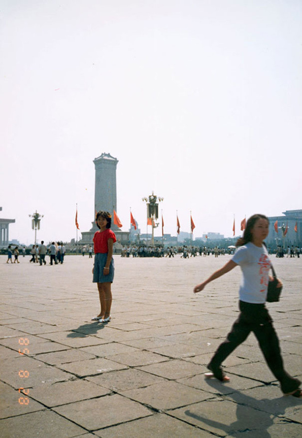 Chino Otsuka colocou a si mesma em fotos de sua infância