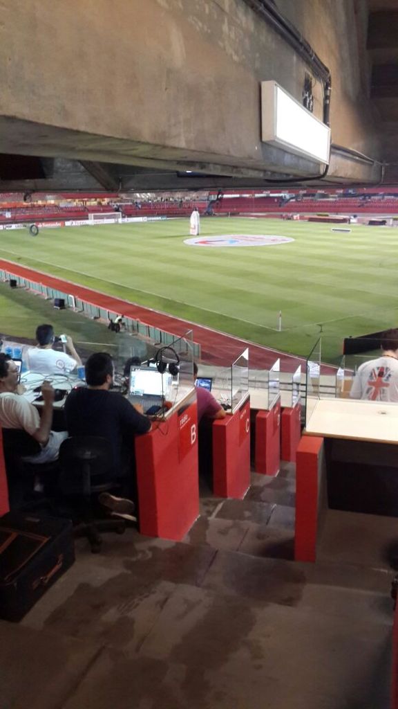 Problemas estruturais no estádio do Morumbi durante a chuva