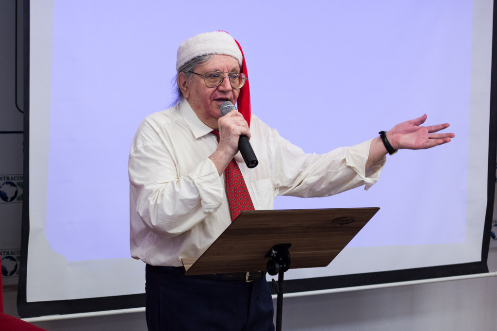 Silvio Ribeiro ensinou como se comportar com a roupa vermelha de Papai Noel