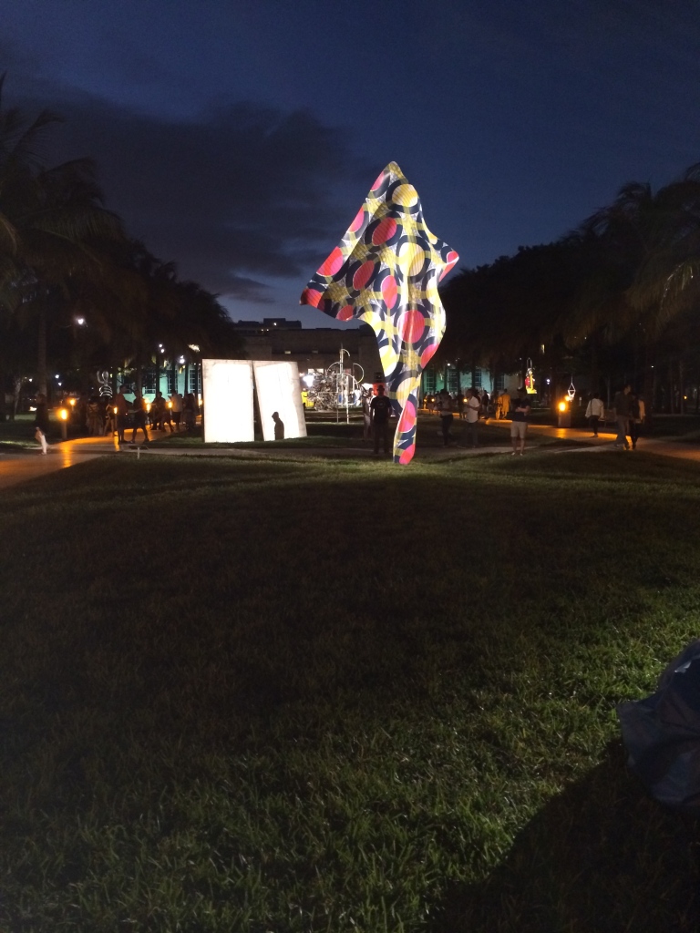 Arte pública no Collins Park, aberta durante a Miami Art Basel