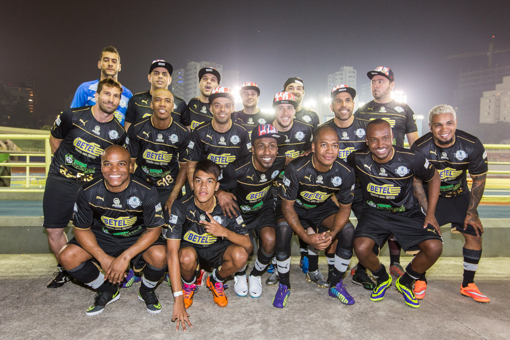 O time de São Paulo contava com Thiaguinho, Rodriguinho, o pessoal do Turma do Pagode, entre outros.