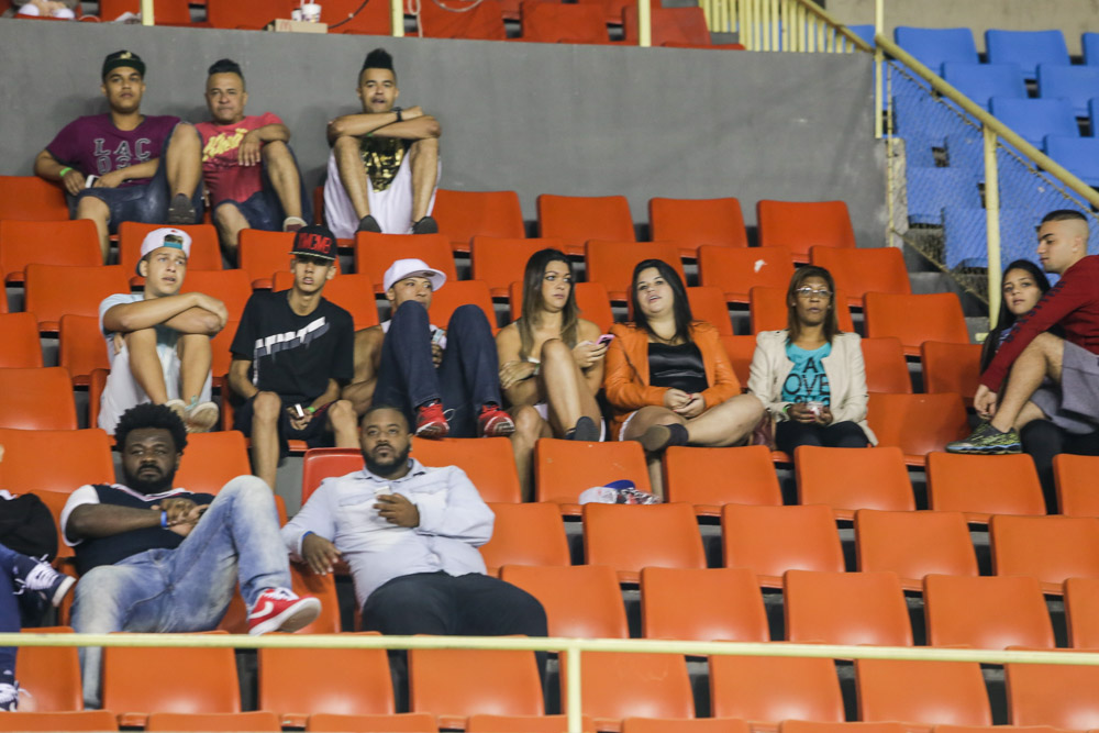 Mesmo com uma noite gelada em São Paulo, os torcedores marcaram presença no estádio do Ibirapuera.