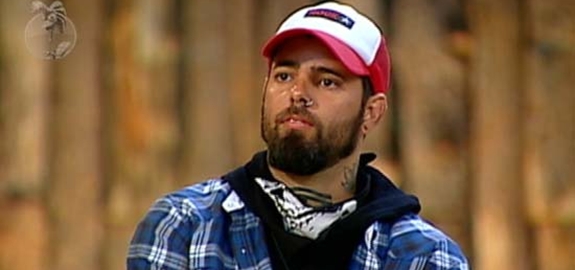 Vocalista da banda Detonautas, segue lançando livros em que mistura sexo, violência e crítica social...