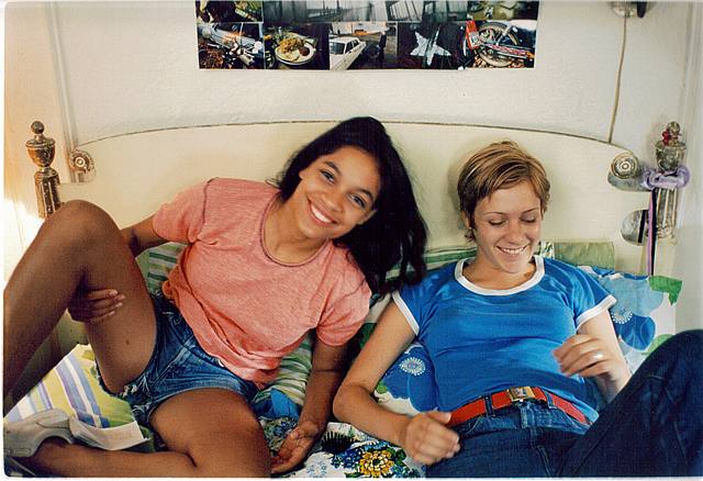 Se você era adolescente nos anos 90, se apavorou ao ver a história de Ruby e Jennie. A primeira transa sem proteção com diversos parceiros, enquanto a segunda transou apenas uma vez, com um amigo. Quem ficou doente? Veja pra saber.
