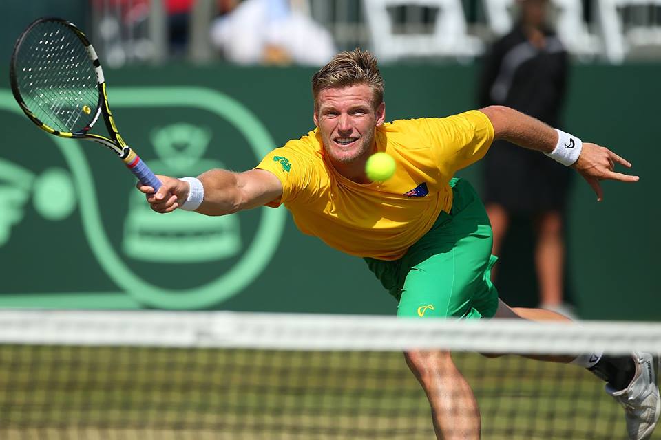 O australiano Sam Groth não é um dos melhores tenistas do mundo, mas ele pode se gabar de ter o saque mais potente da história. O atleta conseguiu cravar  263 km/h em um ace.