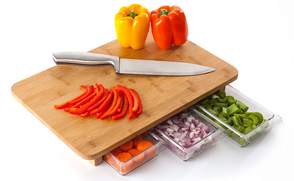 A dica é: se for dar utensílios de cozinha, que eles sejam bem práticos, como essa tábua bafônica. Custa 39 Obamas!   <a href=