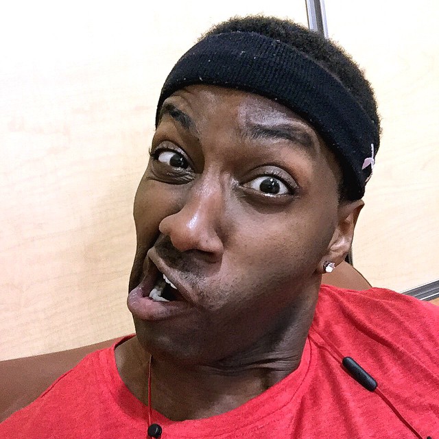 O selfie feio de DeStorm Power