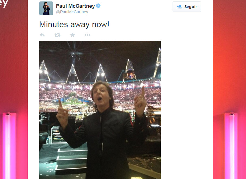 Paul McCartney cantou na cerimônia de abertura dos Jogos Olímpicos de 2012, em Londres, e essa foto, momentos antes, foi seu maior sucesso no Twitter