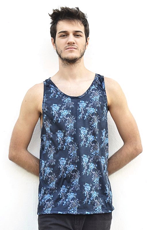 Regata floral; R$ 65, na Haas (www.haasyoungwear.com). Preço pesquisado em janeiro de 2015, sujeito a modificações