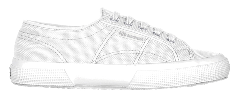 Tênis branco; R$ R$ 219,90, na Superga (supergabrasil.com.br). Preço pesquisado em dezembro de 2014, sujeito a modificações