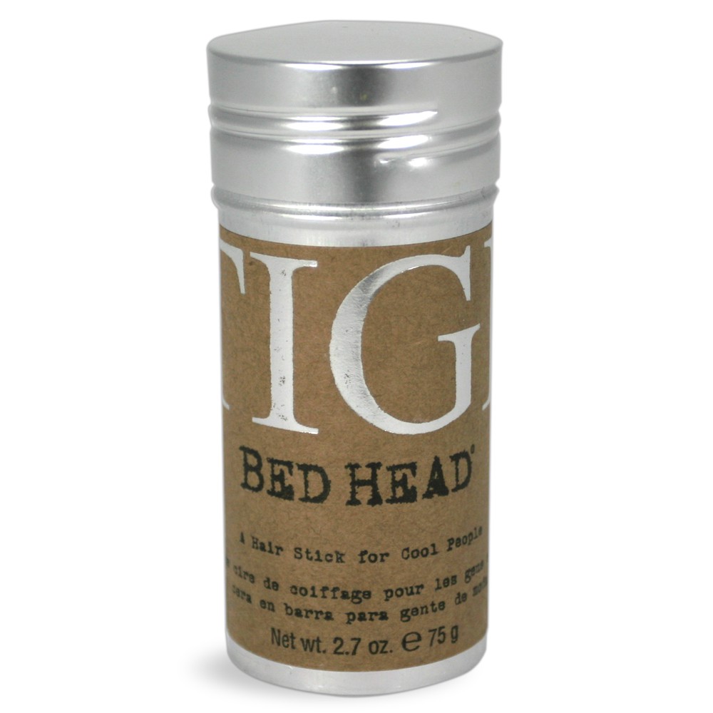 Cera em bastão é bastante prática, você esfrega a extremidade do tubo em seu cabelo, em seguida, use os dedos para dar forma ao cabelo. Bed Head Stick Tigi - Cera Modeladora para os Cabelos; R$ 120,20, na Época Cosmética (www.epocacosmeticos.com.br)