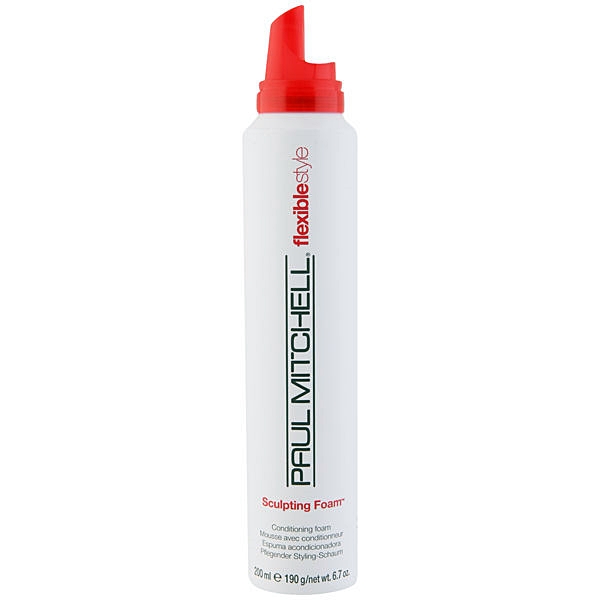Agite bem a embalagem antes de usar, e vire o frasco sobre a palma da mão, apertando o aplicador para o produto sair. Coloque uma medida do tamanho de uma bola de golfe, distribuindo sobre todo o cabelo. Mousse Paul Mitchell Sculpting Foam; R$ 74,90, na Men’s Market (www.mensmarket.com.br)