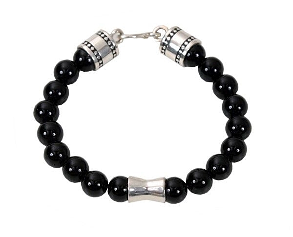 Pulseira de ágata preta e detalhes e fecho e pedra em prata; R$ 185, na Zarpa For Men (www.zarpaformen.com.br). Preço pesquisado em janeiro de 2015, sujeito a modificações