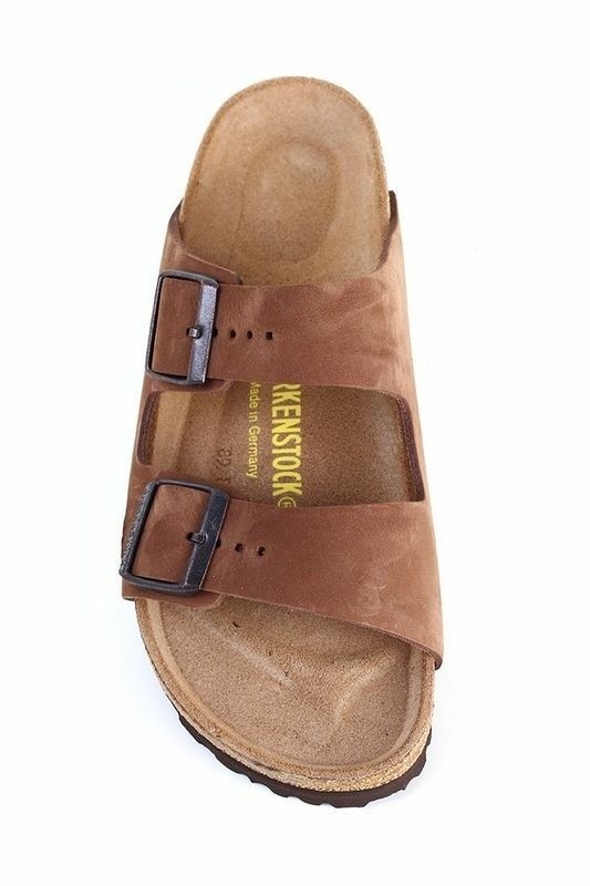 Sandália Birkenstock; R$ 480, na Loja Perere (www.lojaperere.com.br). Preço pesquisado em dezembro de 2014, sujeito a modificações
