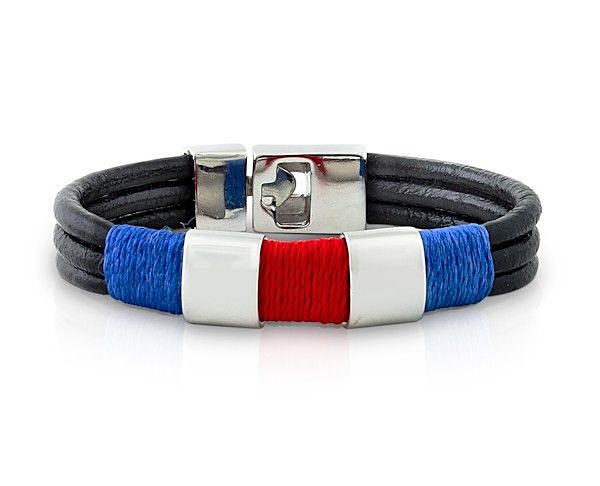 Pulseira de couro indiano colorida e fecho em prata; R$ 240, na Zarpa For Men (www.zarpaformen.com.br). Preço pesquisado em janeiro de 2015, sujeito a modificações