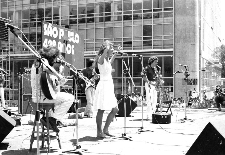 Show produzido pelo Lira em plena Av. Paulista, no aniversário de 429 anos de São Paulo, em 1983