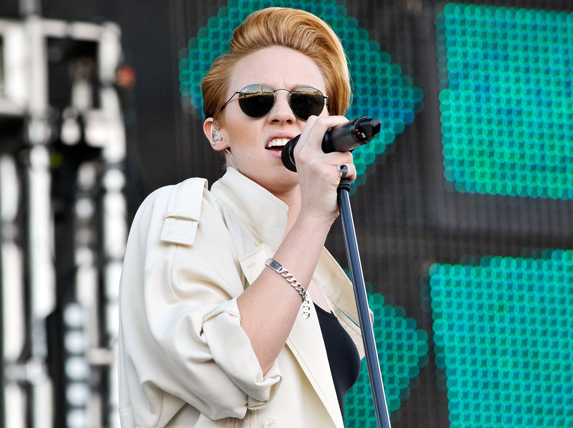 Logo na semana que vem o MECAFestival traz Years&Years, Citizens!, Aluna George, e a grande atração La Roux (foto). Imperdível é pouco! Dia 17 de janeiro em Maquiné, 18 no Rio e 24 em São Paulo.