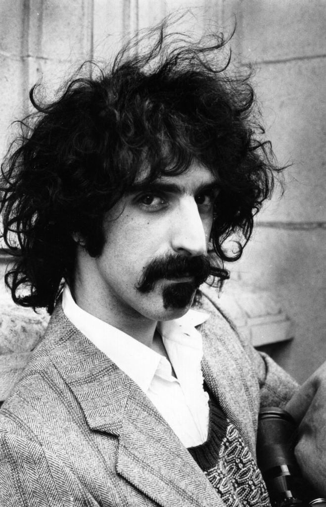 Em 1983, Zappa passou a compor em um sintetizador capaz de tocar programações feita no computador, o synclavier. Zappa curtia o fato de a máquina executar partituras que era humanos não conseguiriam tocar.