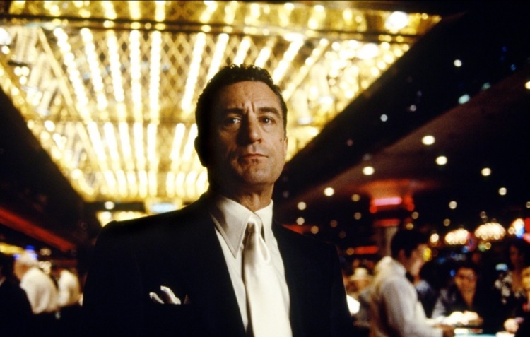 Última parceria da dupla Martin Scorsese-Robert DeNiro, o filme lançava um olhar afetuoso para os anos 70, que estava em alta nos 90, vivendo um revival.