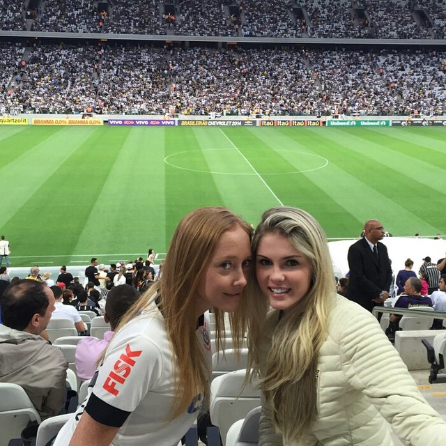 A ex-namorada do camisa 9 do Corinthians foi eleita por um site espanhol como a namorada mais bonita dos boleiros