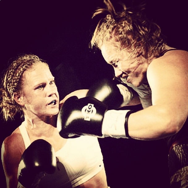 Holly Holm, campeã mundial de boxe que quer destronar Ronda Rousey