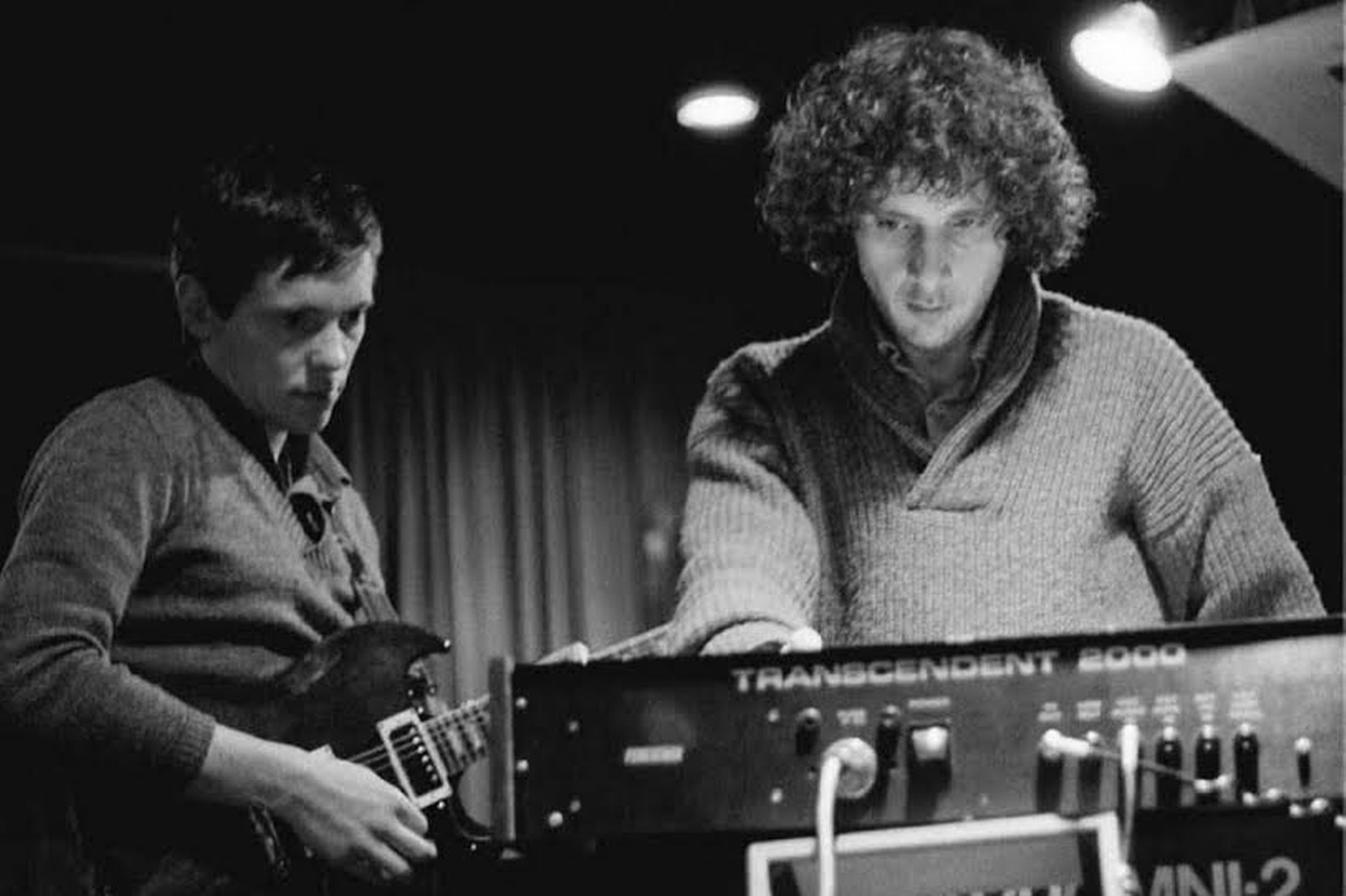 Martin Hannett foi um produtor de Manchester. Uma história famosa sobre ele, inclusive retratrada no filme A Festa Nunca Termina, diz que ele "posicionou" o baterista do Joy Division, Steve Morris, no telhado do estúdio, durante as gravações do disco Unknown Pleasures.