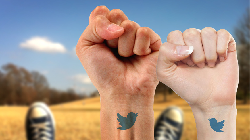<a href="https://twitter.com/flahqueiroz/status/560419921302421504">@flahqueiroz</a>
Casal se conhece no Twitter e tatua uma indireta no pulso.