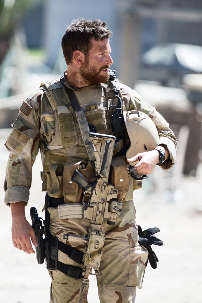 Bradley Cooper ("Sniper americano"): Mais uma história baseada em fatos reais. Descreve a formação e treino dos SEAL (Comando Naval de Operações Especiais da Marinha dos Estados Unidos), as batalhas em que Chris Kyle, personagem de Cooper, esteve envolvido e as estratégias militares usadas, assim como a dor provocada pela guerra e as terríveis dificuldades no regresso a casa