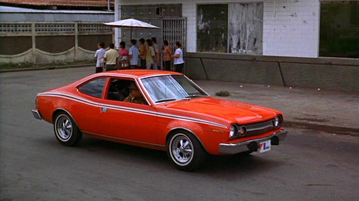 AMC Hornet em 007 - Contra o homem com a pistola de ouro (1974) é o carro roubado por James Bond em Bangkok