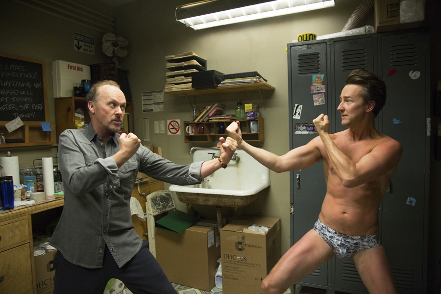 Edward Norton ("Birdman") faz o papel de Mike, um ator imprevisível da trupe reunida por Riggan Thomson (Michael Keaton), numa tentativa de retomar o sucesso, depois de recusar a continuar no papel de um super-herói