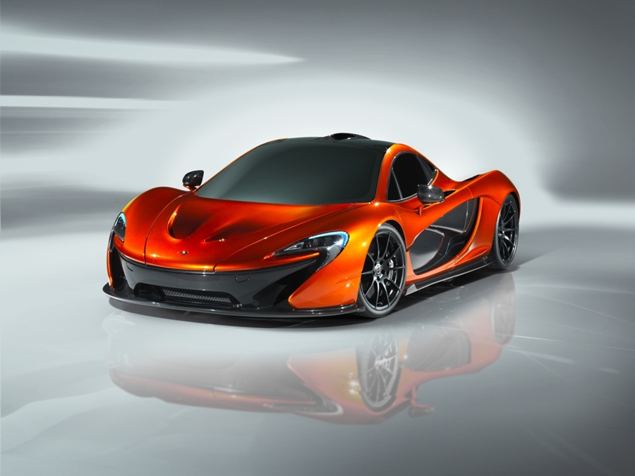 A McLaren foi fundada em 1963, pelo piloto da Nova Zelandia Bruce McLaren, três anos mais tarde a empresa entrou na F1. na qual, tivemos campeões como Emerson Fittipaldi, em 1974, e Ayrton Senna nos anos de 1988, 1990 e 1991. Em 1989, lançou sua divisão de carros de passeio, construindo o McLaren F1, que custava um milhão de libras. Produziu também em sua sede em Woking o esportivo Mercedes-Benz SLR McLaren, em parceria com a Daimler-Chrysler, sendo a McLaren MP4-12C, lançada em 2011, seu primeiro carro de passeio independente