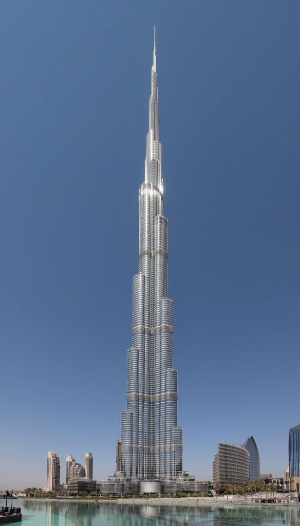 Onde: Dubai (Emirados Árabes)
Altura: 828 m
Número de andares: 163
Inaugurado em 2010