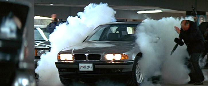 A BMW emplaca o 750 iL em 007 - O amanhã nunca morre (1997), cheio de gadgets desenvolvidos por Q: controle remoto via celular, carroceria e vidros a prova de balas, misseis no teto, gás lacrimogênio, lançador de pregos, cortador, pneus que se enchem sozinhos, entre outros