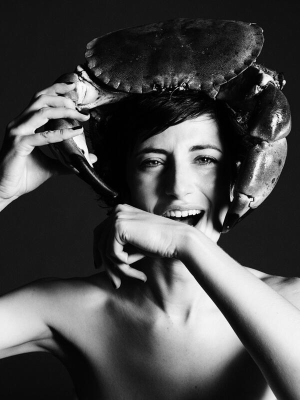 A atriz Natasha O'keeffe