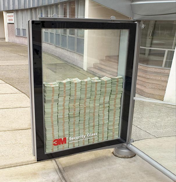 Para provar a segurança de seus vidros, a 3M colocou dinheiro de verdade dentro desse anúncio..