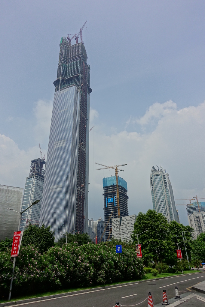 Onde: Cantão (China)
Altura: 530 m
Número de andares: 111
Previsão de inauguração em 2016