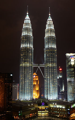 Onde: Kuala Lumpur (Malásia)
Altura: 452 m
Número de andares: 88
Inaugurado em 1998