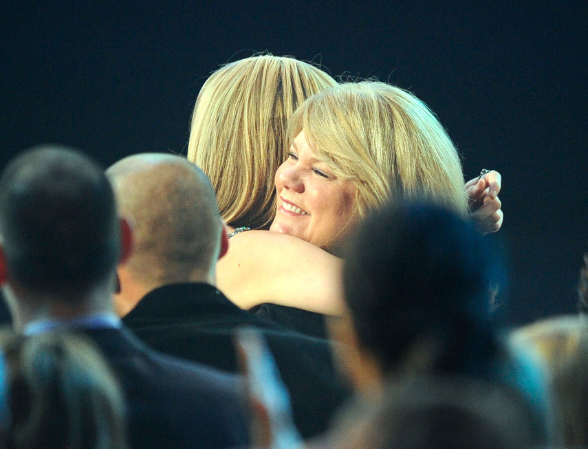  Andrea Swift e sua mãe, Taylor Swift 