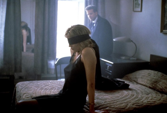 Eu Te Amo, por sua vez, influenciou o diretor Adrian Lyne na criação de 9 1/2 Semanas de Amor (1986), com Mickey Rourke e Kim Basinger vivendo também um relacionamento fetichista num apê
