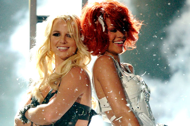Britney inspirou Rihanna que inspirou Britney depois. Entendeu, né?
