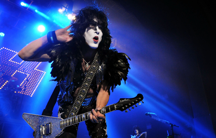 Pra fazer o Paul Stanley basta uma estrela no olho