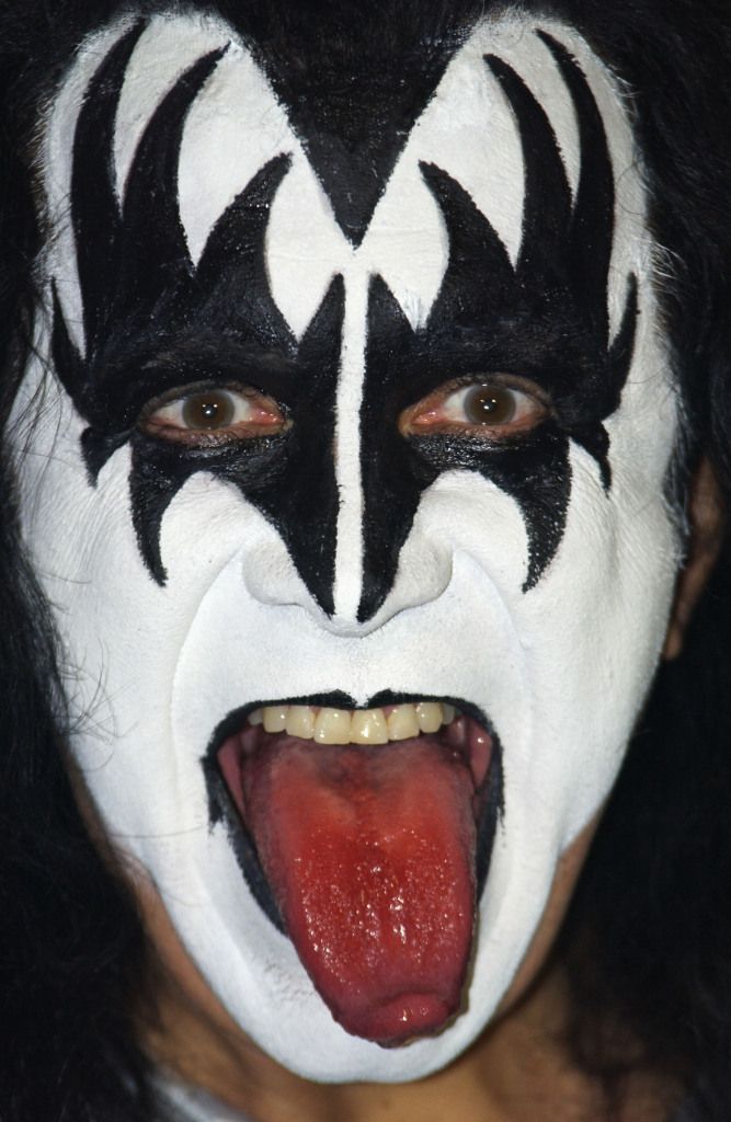 Gene Simmons, do Kiss. Uma das fantasias mais clássicas para quem pretende manter a aura rock mesmo no Carnaval