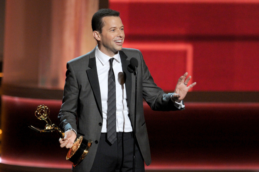 Já em 2011, ele ganhou logo o Emmy de Ator Principal. Toma essa, Charlie!