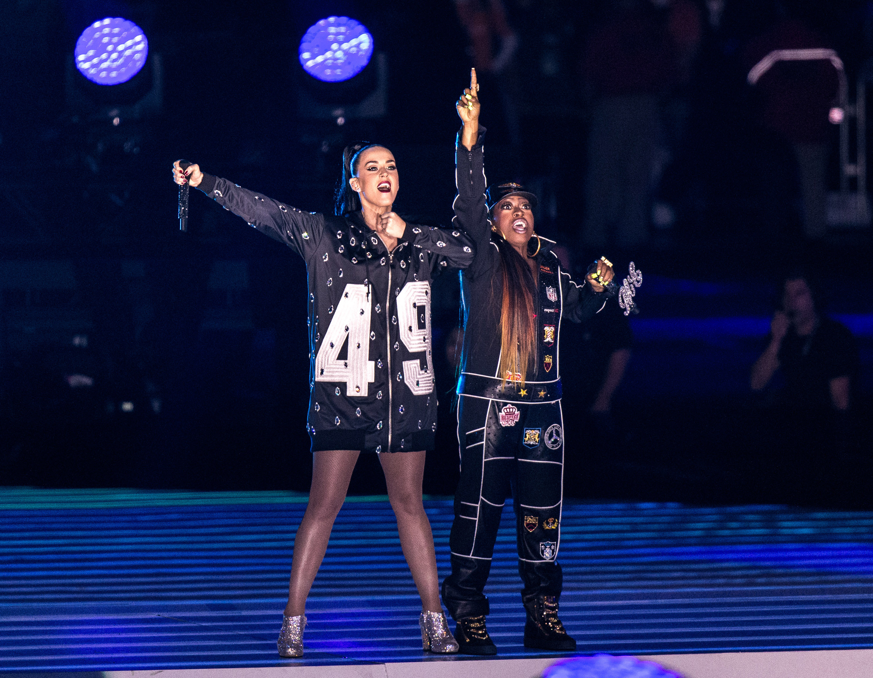 GLENDALE, AZ - FEBRUARY 01:  Recording artists Katy Perry and Missy Elliott perform onstage during the Pepsi Super Bowl XLIX Halftime Show at University of Phoenix Stadium on February 1, 2015 in Glendale, Arizona.  (Photo by Christopher Polk/Getty Images)