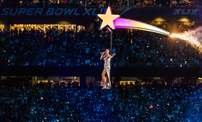 Katy Perry durante o show do intervalo em Glendale, Arizona, no Phoenix Stadium