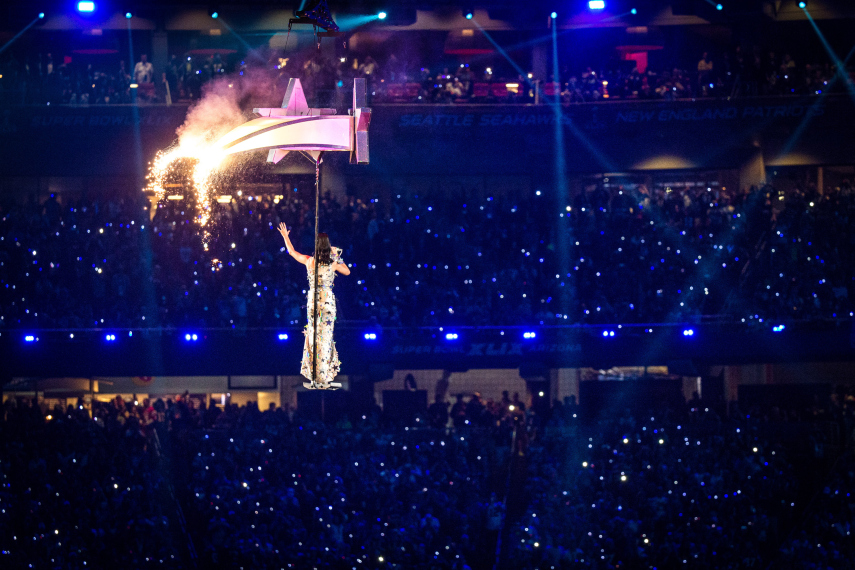 Katy Perry durante o show do intervalo em Glendale, Arizona, no Phoenix Stadium