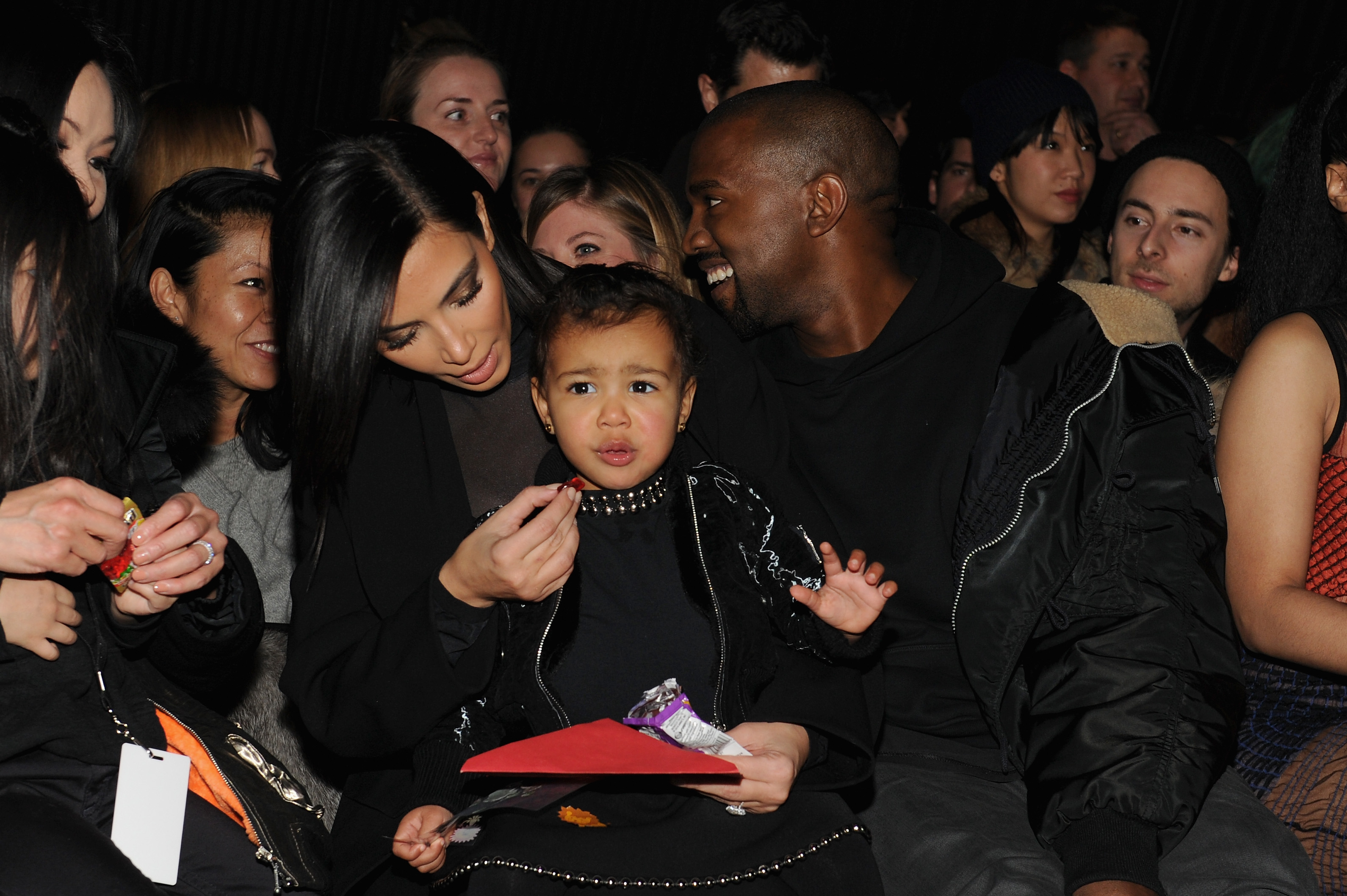 "Kanye, sua filha está um doce hoje"

"Eu sei, obrigado por reparar"