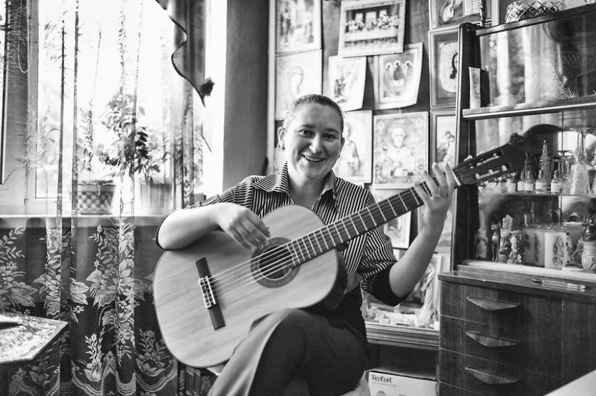 Paixão ou sonho: Amo cantar e me apresentar. Meus concertos solo, tocar violão, psicologia, filosofia, viajar e estudar outras culturas e religiões