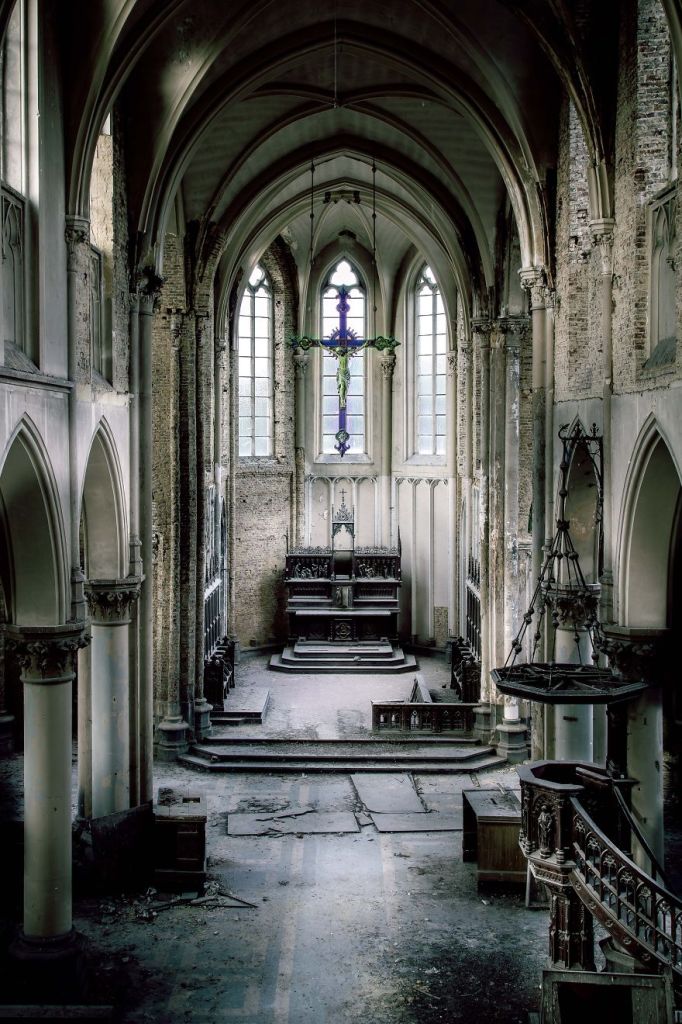 Igreja abandonada na Bélgica